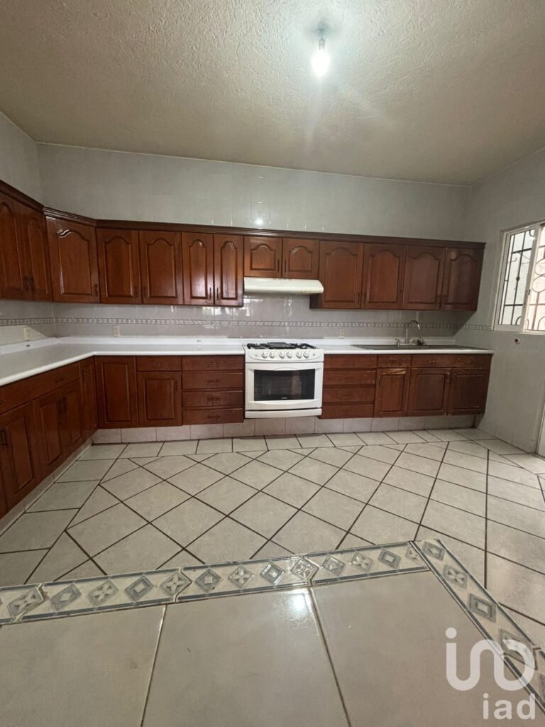 CASA EN VENTA EN FRACCIONAMIENTO LOMAS DE AHUATLAN, CUERNAVACA