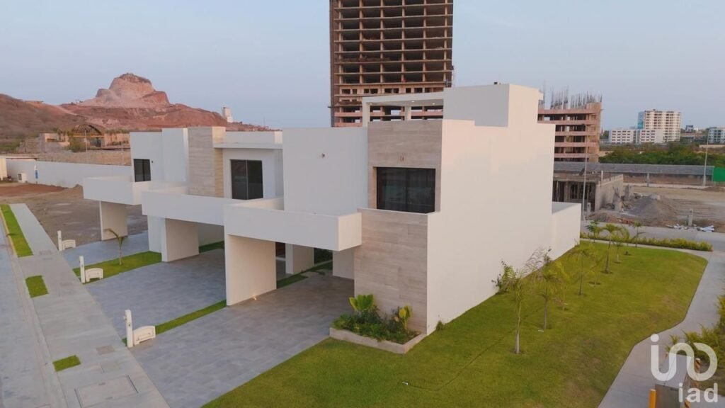 Casa modelo Hera en venta en Fraccionamiento Olympus, Mazatlán, Sinaloa.