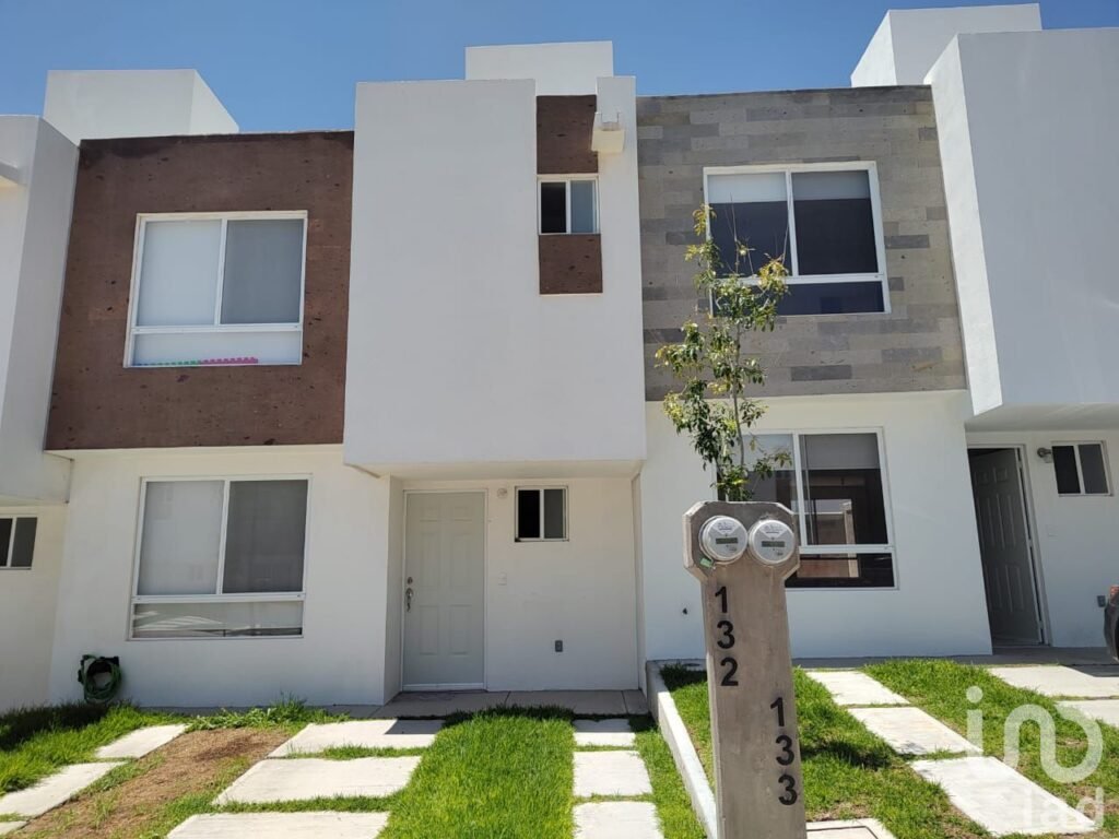 CASA EN RENTA EN CD MARQUES - CONDOMINIO KARAN - QUERETARO