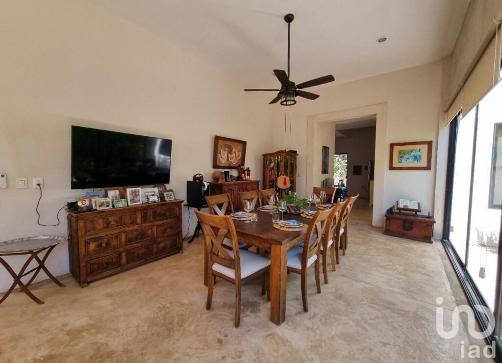 Casa en venta, estilo mexicano; de un piso en Cholul, Mérida, Yucatán.