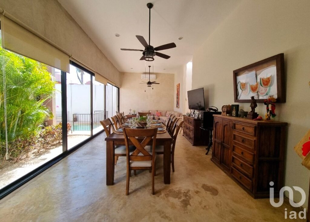 Casa en venta, estilo mexicano; de un piso en Cholul, Mérida, Yucatán.