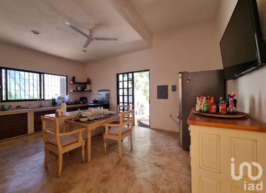 Casa en venta, estilo mexicano; de un piso en Cholul, Mérida, Yucatán.