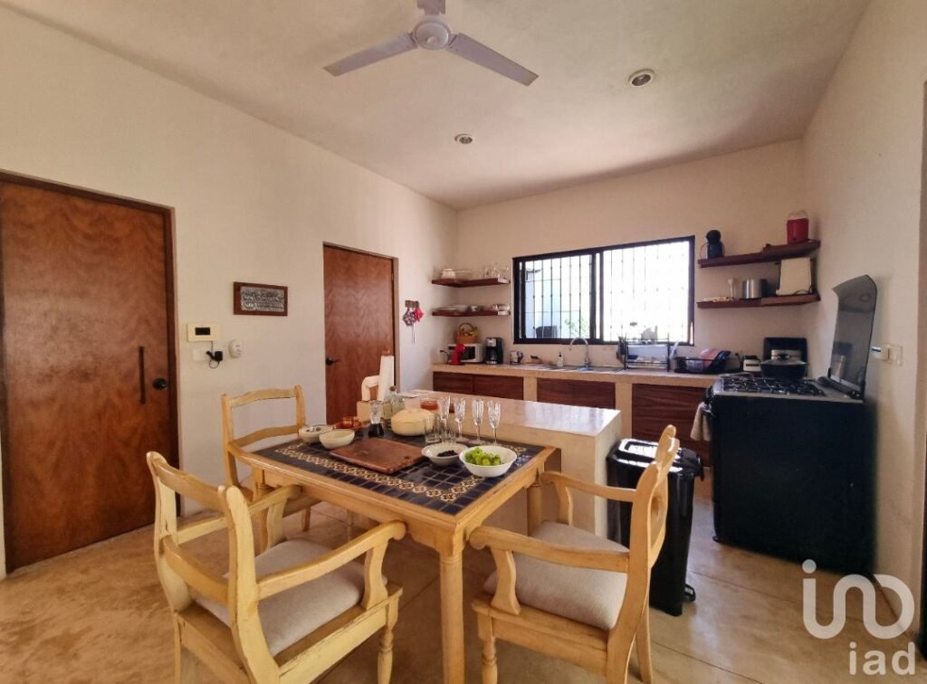 Casa en venta, estilo mexicano; de un piso en Cholul, Mérida, Yucatán.