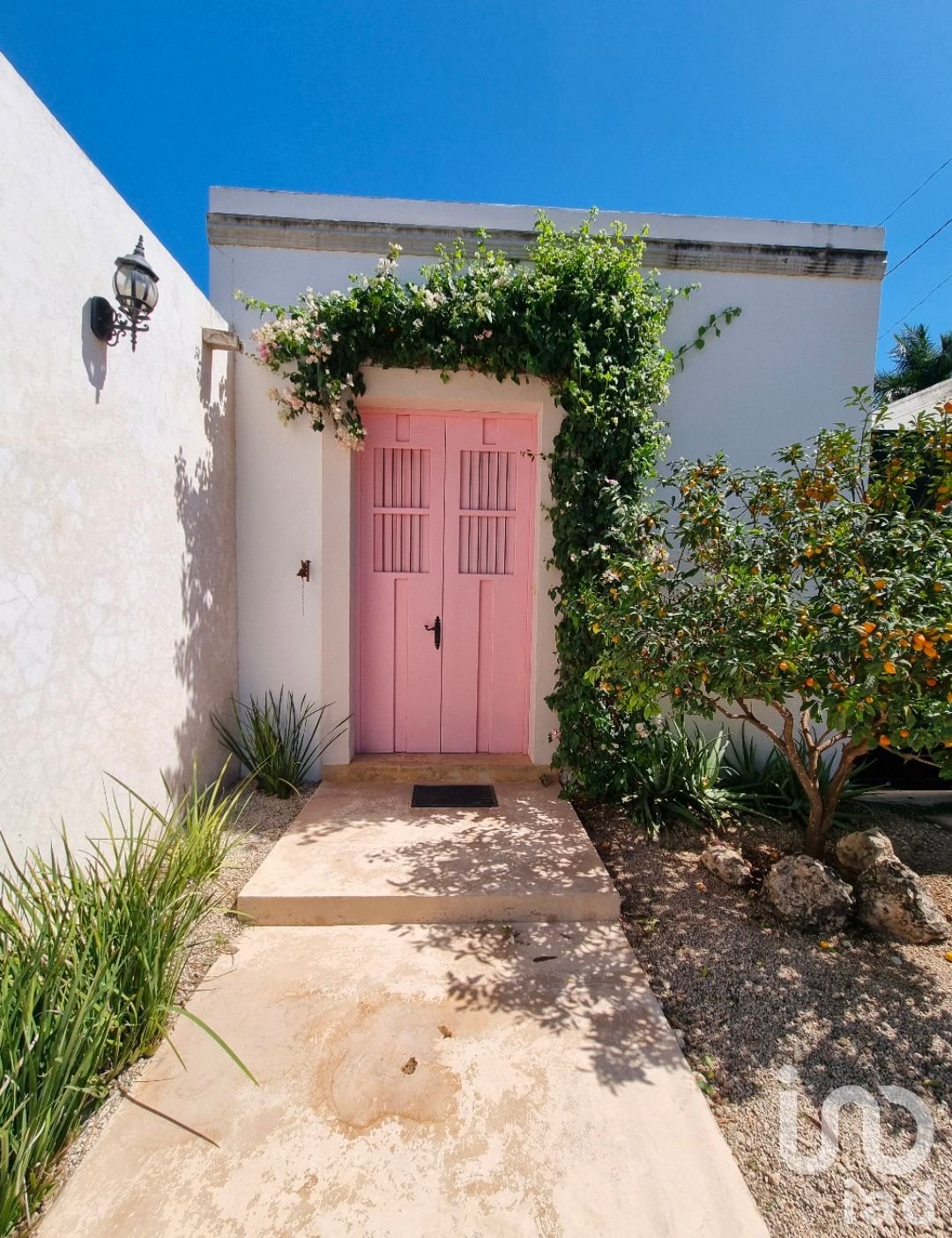 Casa en venta, estilo mexicano; de un piso en Cholul, Mérida, Yucatán.