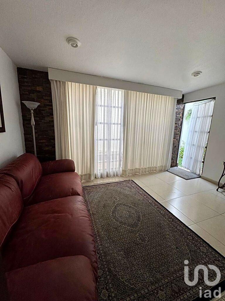 Se vende casa dentro de condominio en Parque de La Castellana, Virreyes,  Zapopan, Jal.