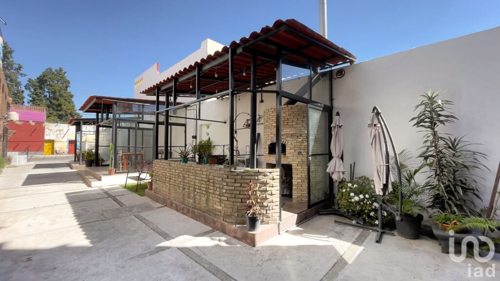 Renta Local Comercial con Horno de Ladrillo y Parrilla en Hotel