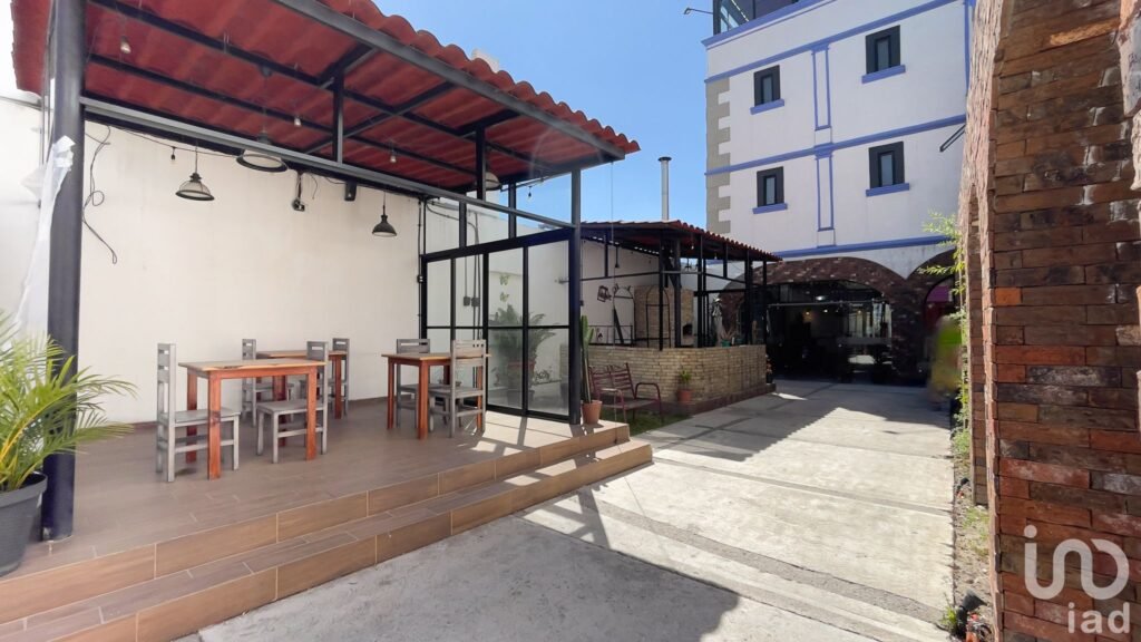 Renta Local Comercial con Horno de Ladrillo y Parrilla en Hotel
