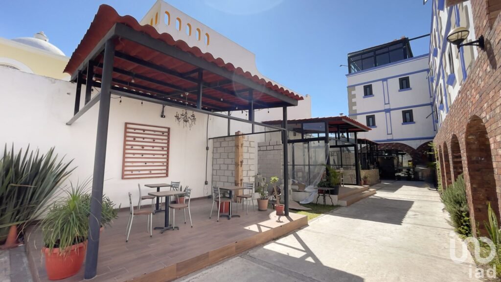 Renta Local Comercial con Horno de Ladrillo y Parrilla en Hotel