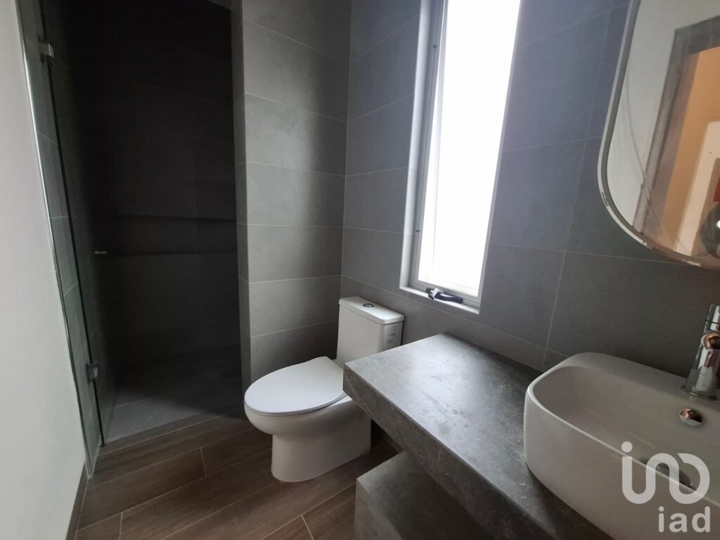 RENTA DE CASA CON 6 HABITACIONES EN BOSQUES DE LA FLORIDA EN SAN LUIS POTOSI