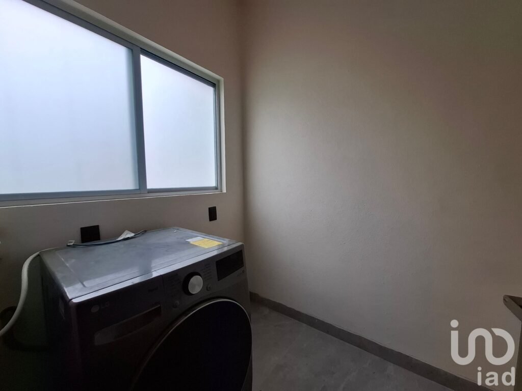 RENTA DE CASA CON 6 HABITACIONES EN BOSQUES DE LA FLORIDA EN SAN LUIS POTOSI