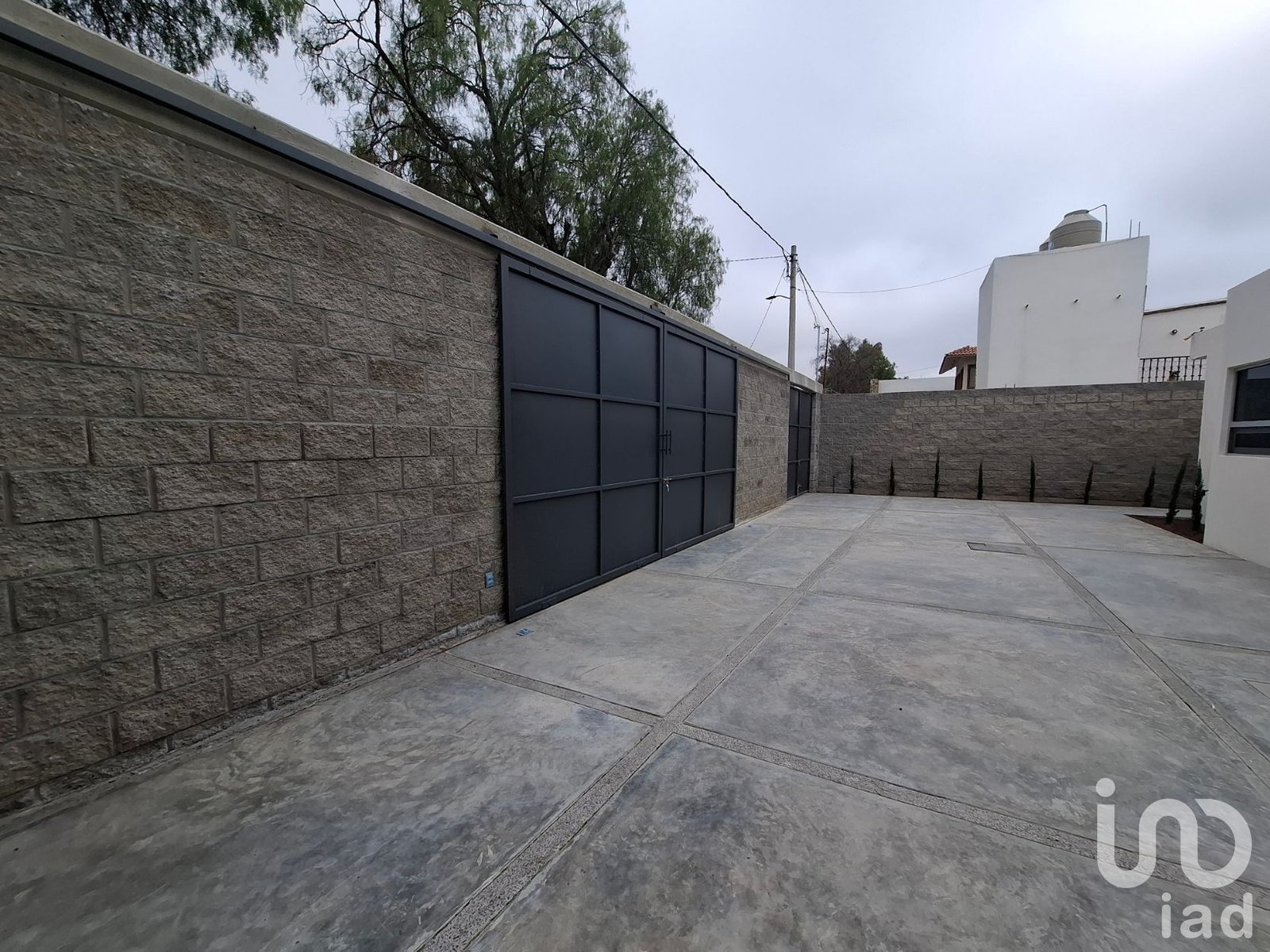 RENTA DE CASA CON 6 HABITACIONES EN BOSQUES DE LA FLORIDA EN SAN LUIS POTOSI