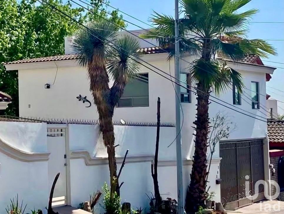 Departamento en renta cumbres tercer sector