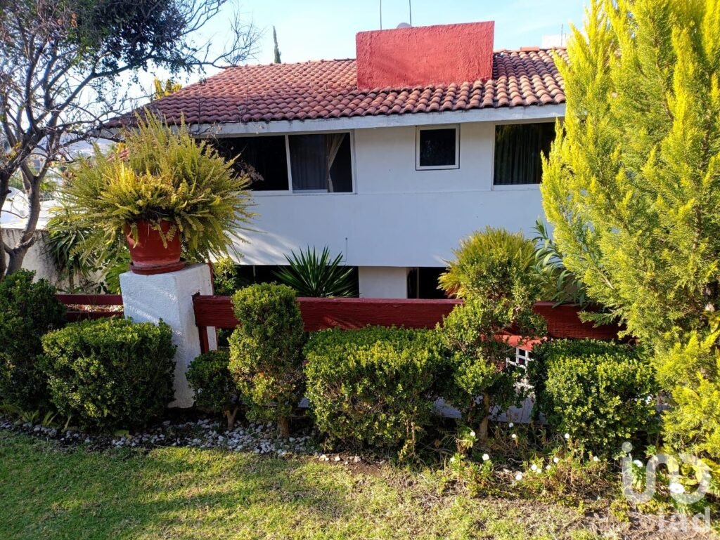CASA EN VENTA EN VILLAS DEL MESÓN JURIQUILLA QUERÉTARO