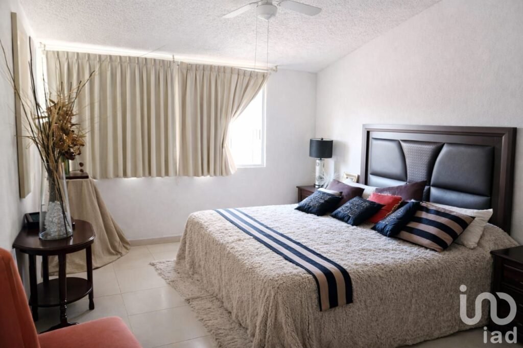 CASA EN VENTA EN VILLAS DEL MESÓN JURIQUILLA QUERÉTARO