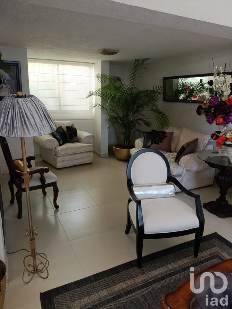 CASA EN VENTA EN VILLAS DEL MESÓN JURIQUILLA QUERÉTARO