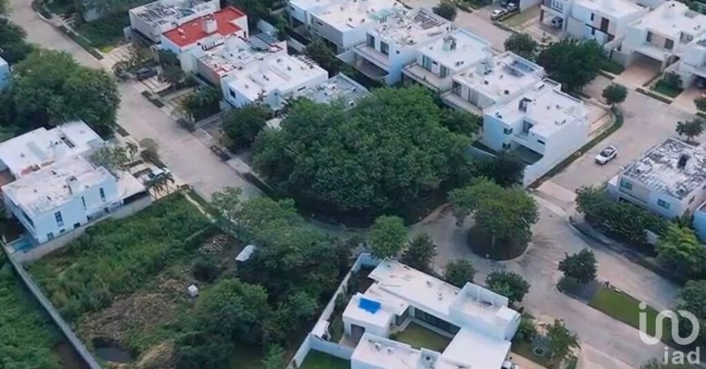 Terreno en venta en esquina en privada con amenidades.