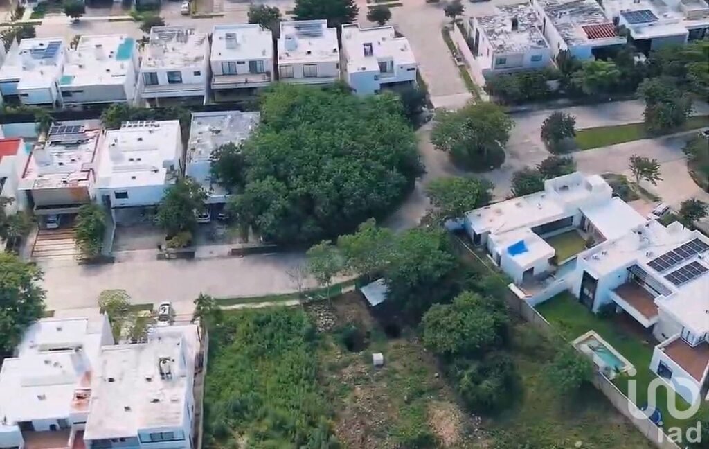 Terreno en venta en esquina en privada con amenidades.