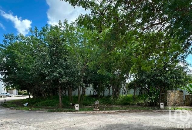 Terreno en venta en esquina en privada con amenidades.