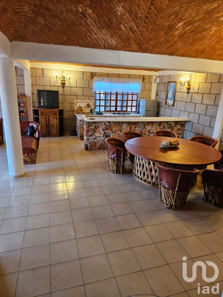 CASA CAMPESTRE TEQUISQUIAPAN EL TEJOCOTE