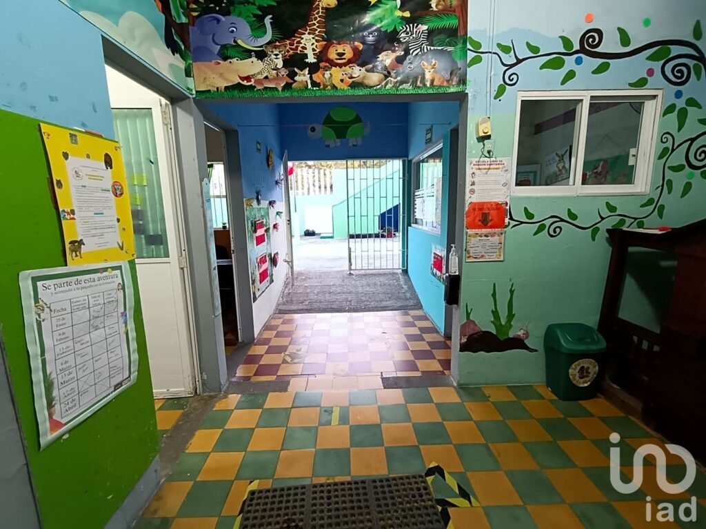 Edificio escolar en venta, en el tejar