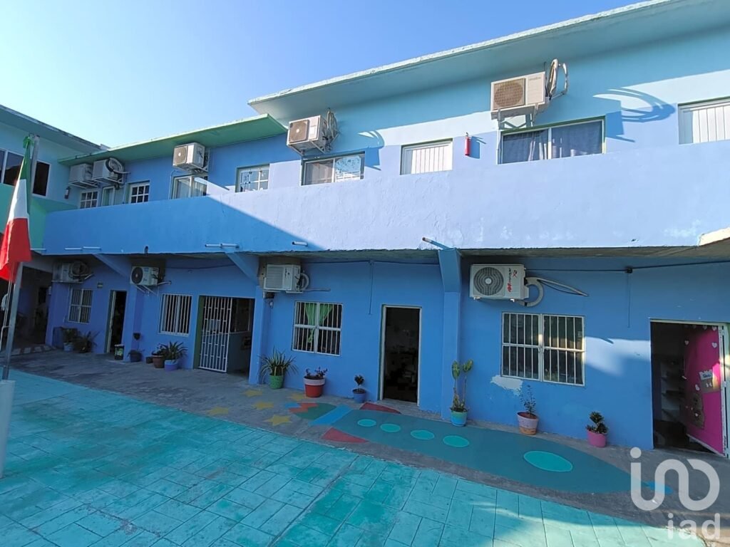 Edificio escolar en venta, en el tejar