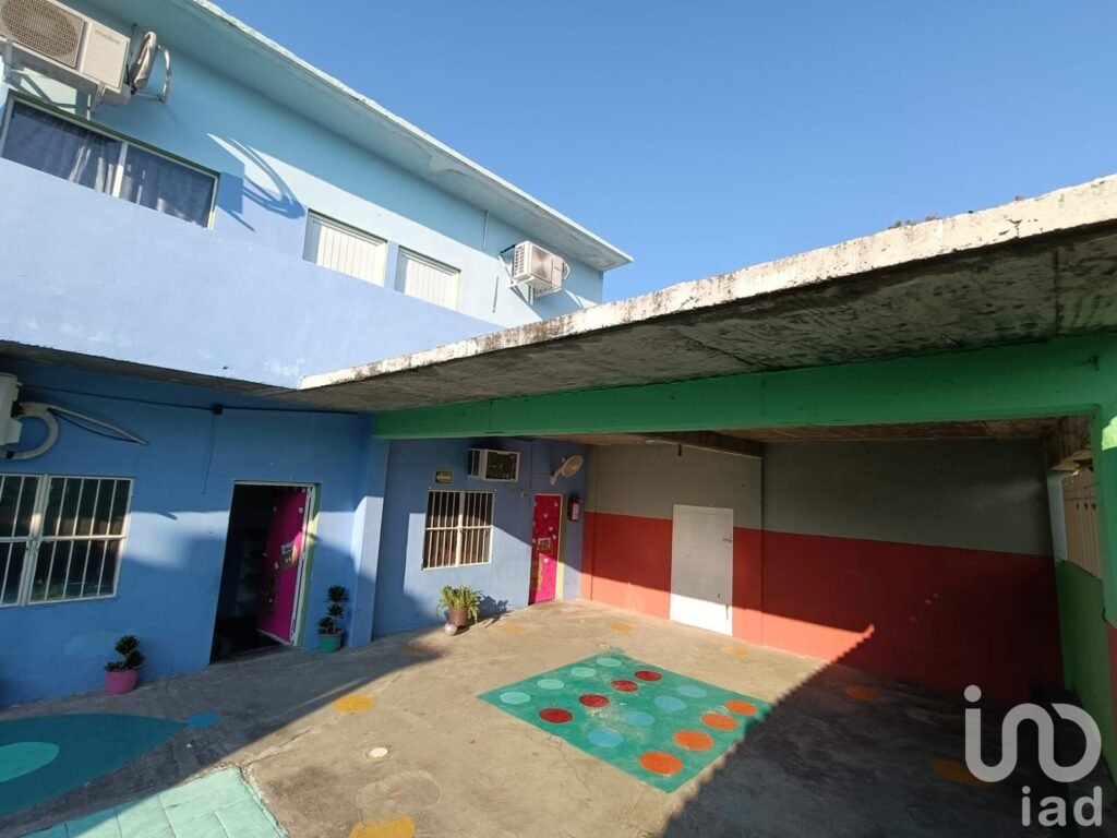Edificio escolar en venta, en el tejar