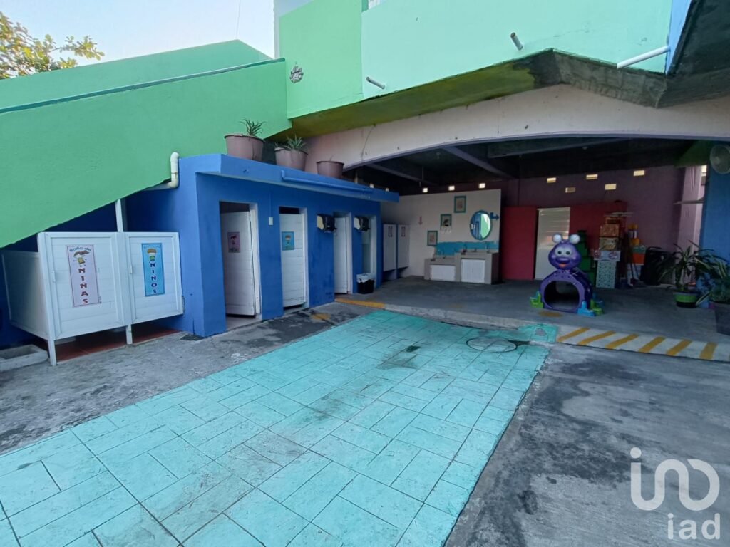 Edificio escolar en venta, en el tejar