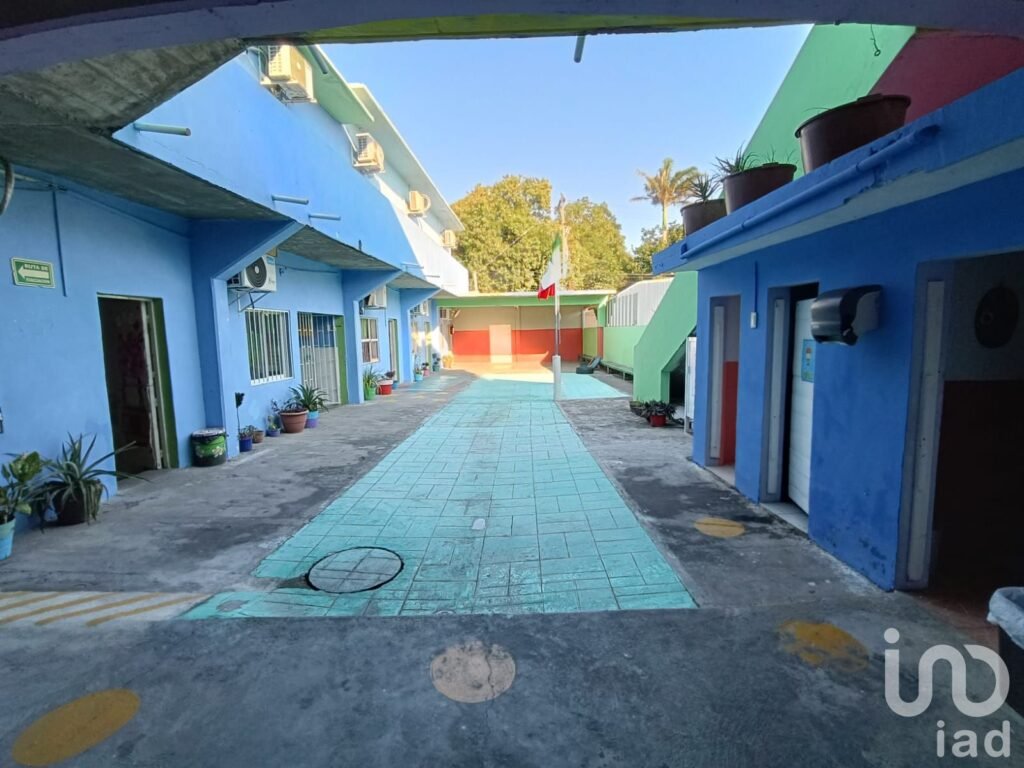 Edificio escolar en venta, en el tejar