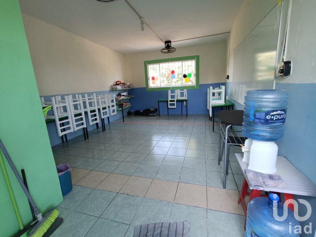 Edificio escolar en venta, en el tejar