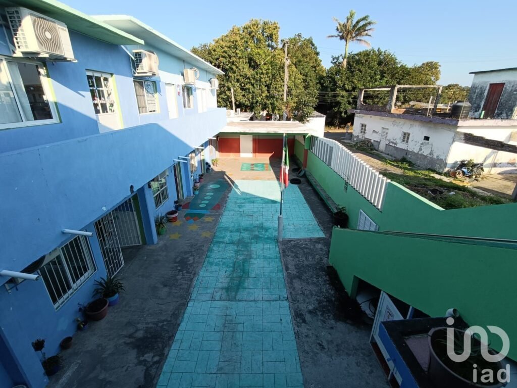 Edificio escolar en venta, en el tejar