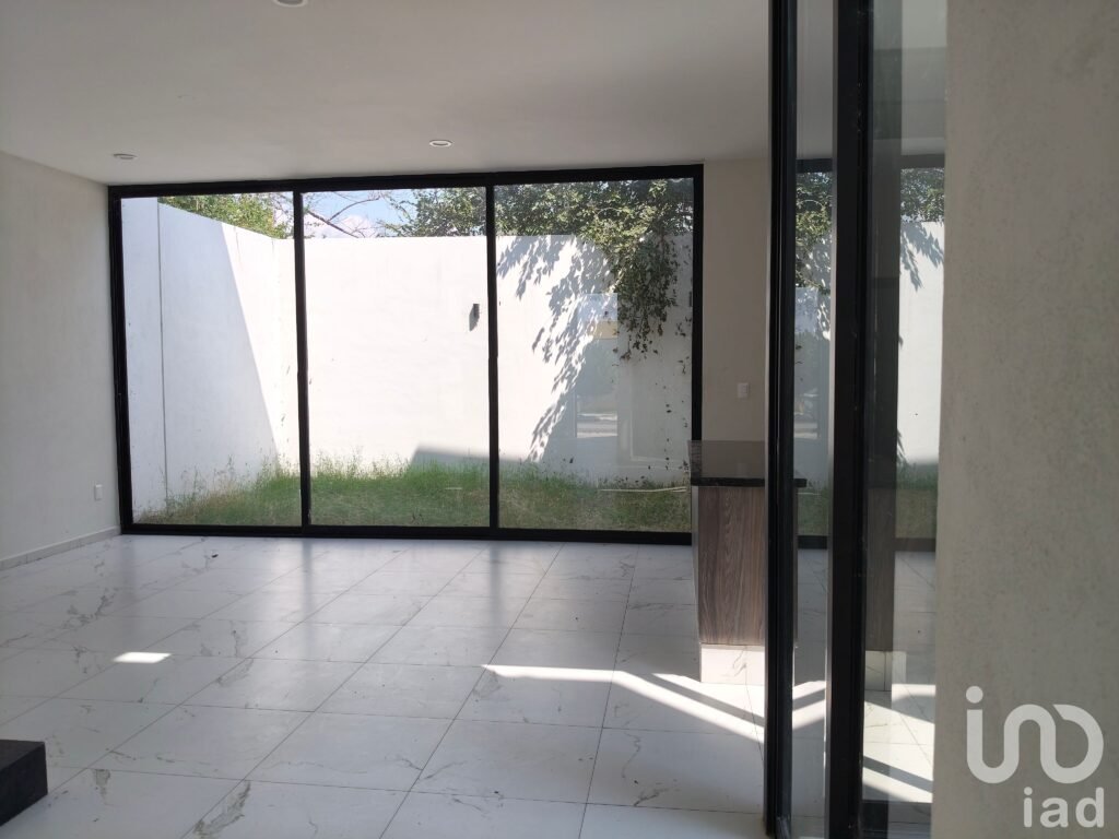 Casa en Venta al Norte de Colima. Escalera volada.