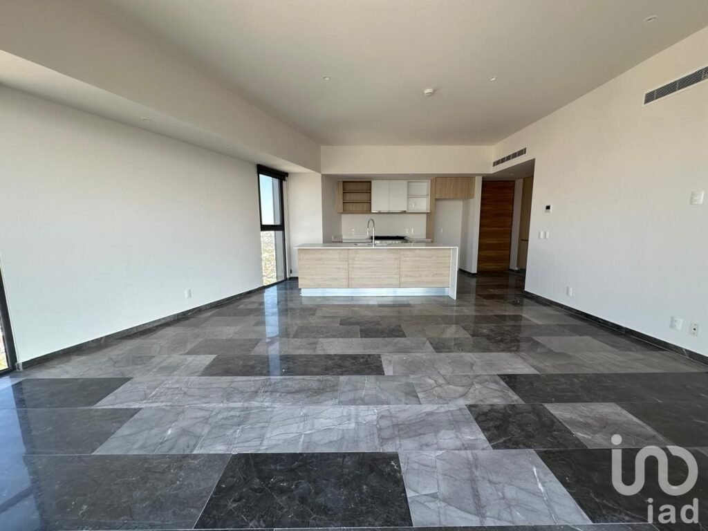 Departamento en renta edificio Via del Bosque, a un costadonuevo Hospital Real del Carmen.