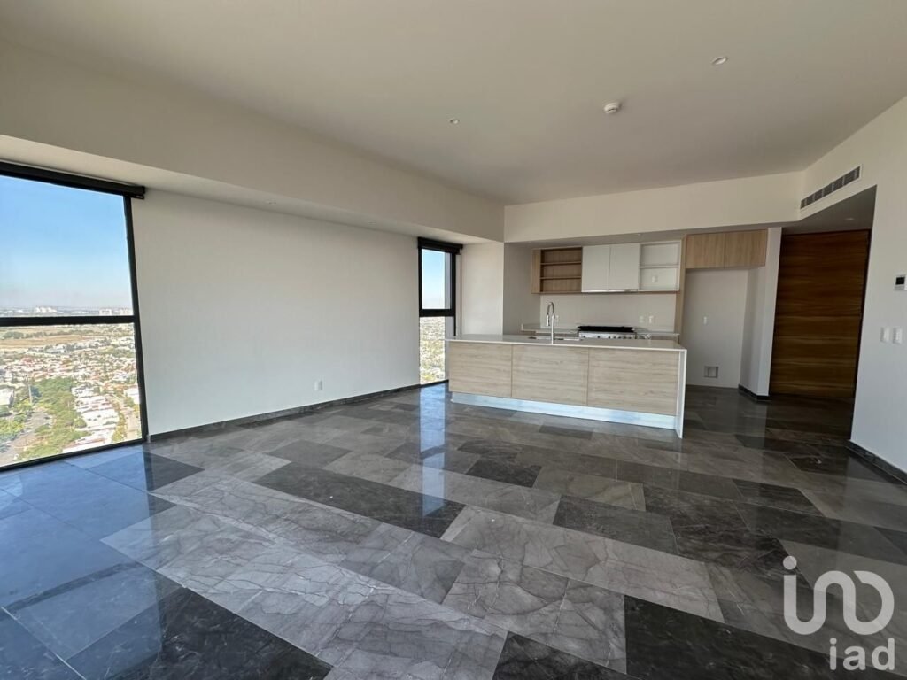 Departamento en renta edificio Via del Bosque, a un costadonuevo Hospital Real del Carmen.