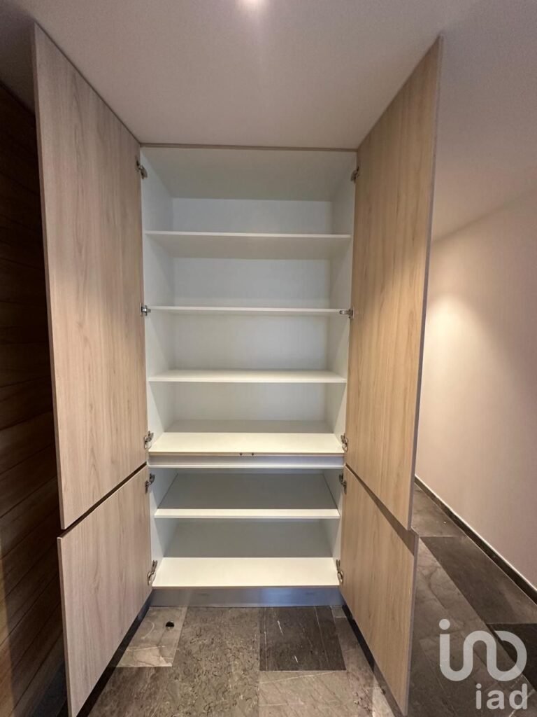 Departamento en renta edificio Via del Bosque, a un costadonuevo Hospital Real del Carmen.