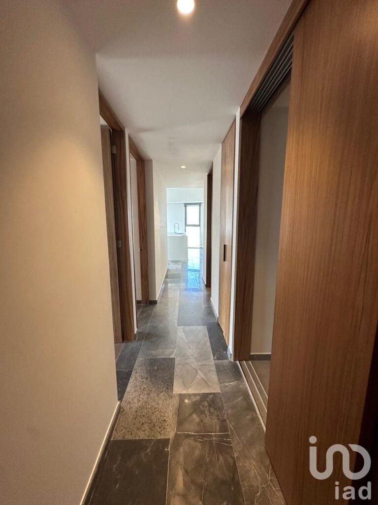 Departamento en renta edificio Via del Bosque, a un costadonuevo Hospital Real del Carmen.