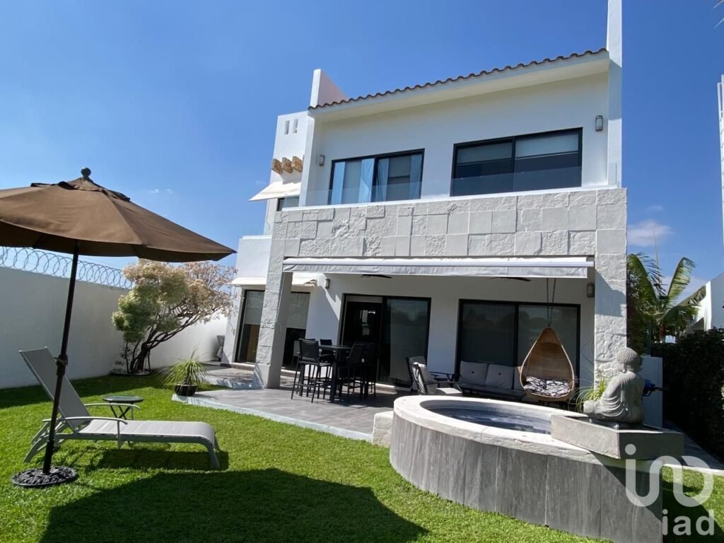 Se vende casa  en Paraiso Country Club  Cluster 9