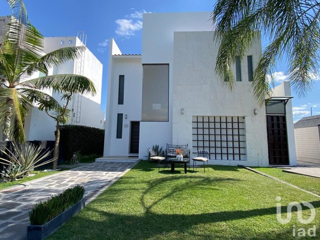 Se vende casa  en Paraiso Country Club  Cluster 9