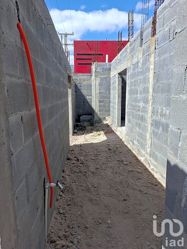 TERRENO en VENTA con Obra iniciada de Calidad y Proyecto Arq. en Lomas de SINAI , REYNOSA