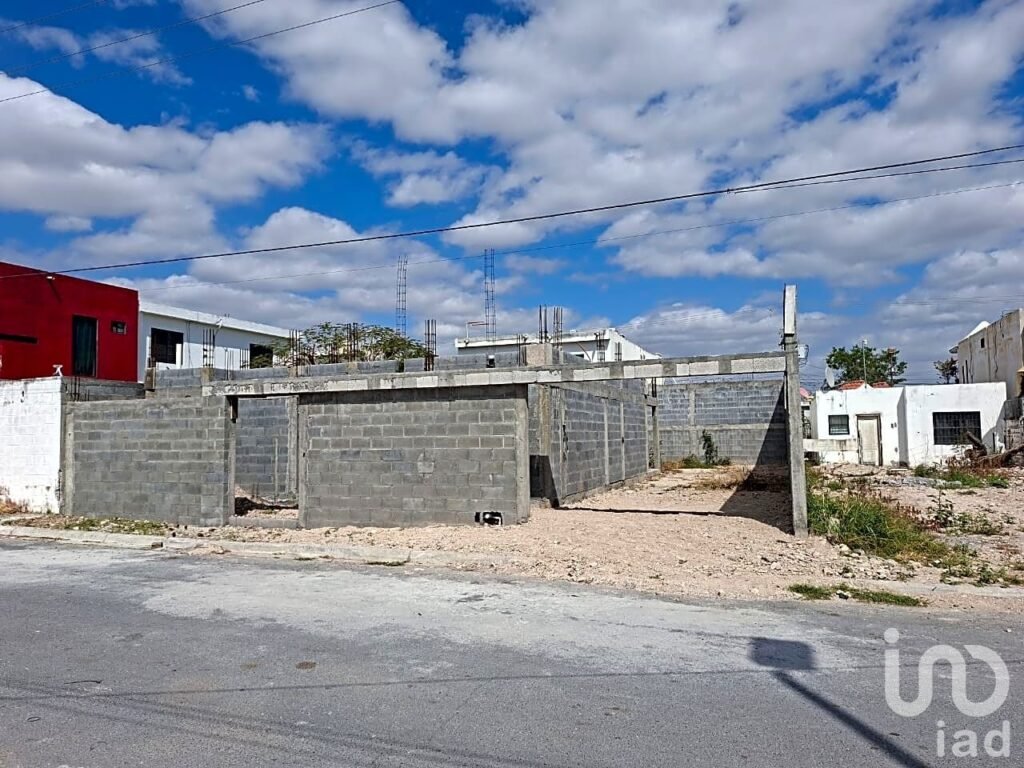 TERRENO en VENTA con Obra iniciada de Calidad y Proyecto Arq. en Lomas de SINAI , REYNOSA