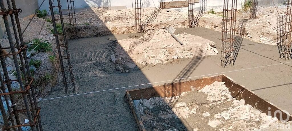 TERRENO en VENTA con Obra iniciada de Calidad y Proyecto Arq. en Lomas de SINAI , REYNOSA