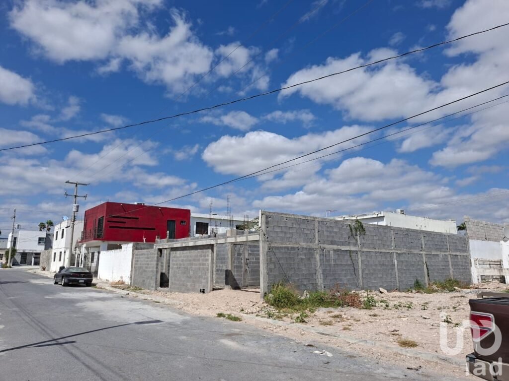 TERRENO en VENTA con Obra iniciada de Calidad y Proyecto Arq. en Lomas de SINAI , REYNOSA