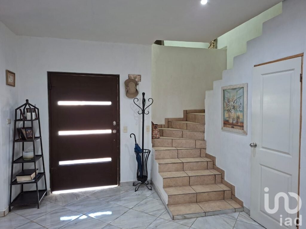 Amplia CASA en VENTA en Esquina, Lomas de Sinai , REYNOSA