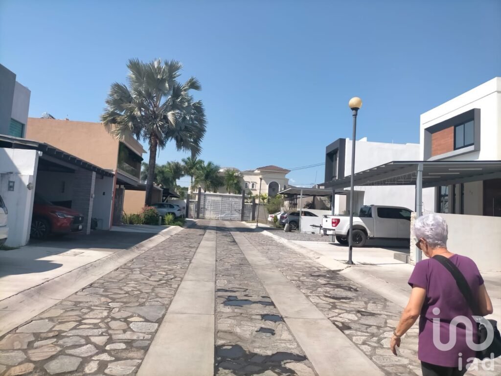 Terreno en VENTA en Privada. Faisanes, Colima, Colima