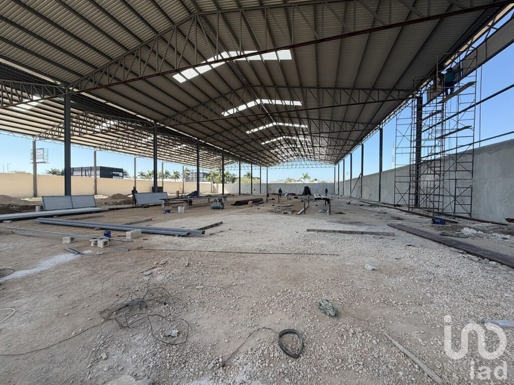 AMPLIA BODEGA EN RENTA, ZONA NORTE