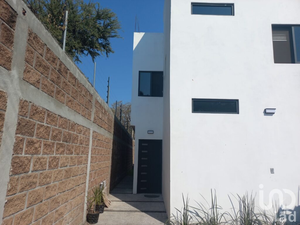 Venta de casa en Fracc. Río Apatlaco 2da sección. En el corazón comercial de Temixco, Morelos.