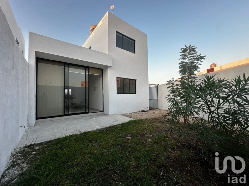 AMPLIA CASA EN RENTA EN DZYTIA, MERIDA