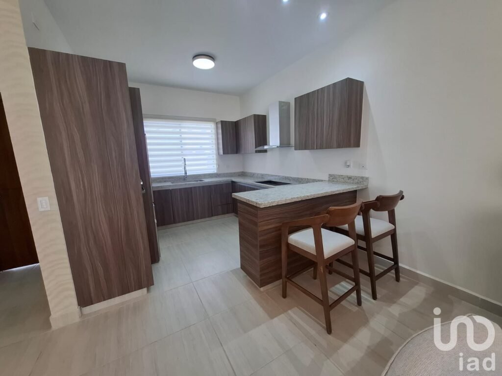 CASA EN VENTA EN PRIVADA CON CASA CLUB EN LA PAZ BAJA CALIFORNIA SUR