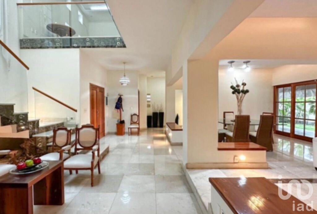 SE VENDE RESIDENCIAL EN ZONA DORADA DE LA CIUDAD DE COLIMA, MEXICO