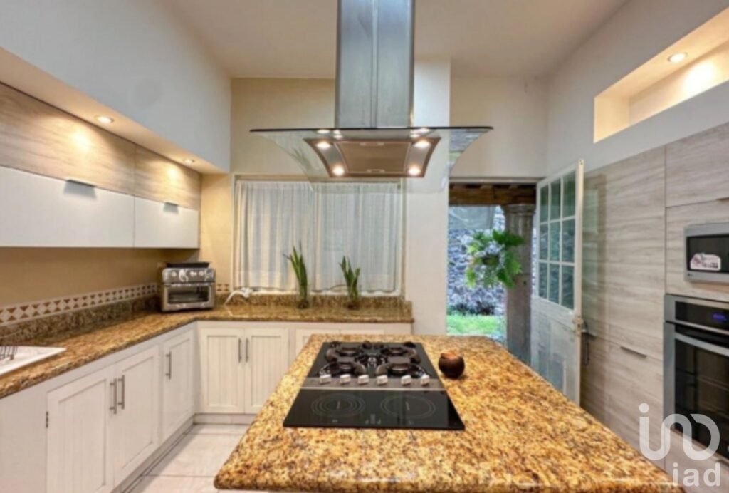 SE VENDE RESIDENCIAL EN ZONA DORADA DE LA CIUDAD DE COLIMA, MEXICO