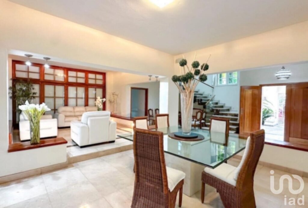 SE VENDE RESIDENCIAL EN ZONA DORADA DE LA CIUDAD DE COLIMA, MEXICO